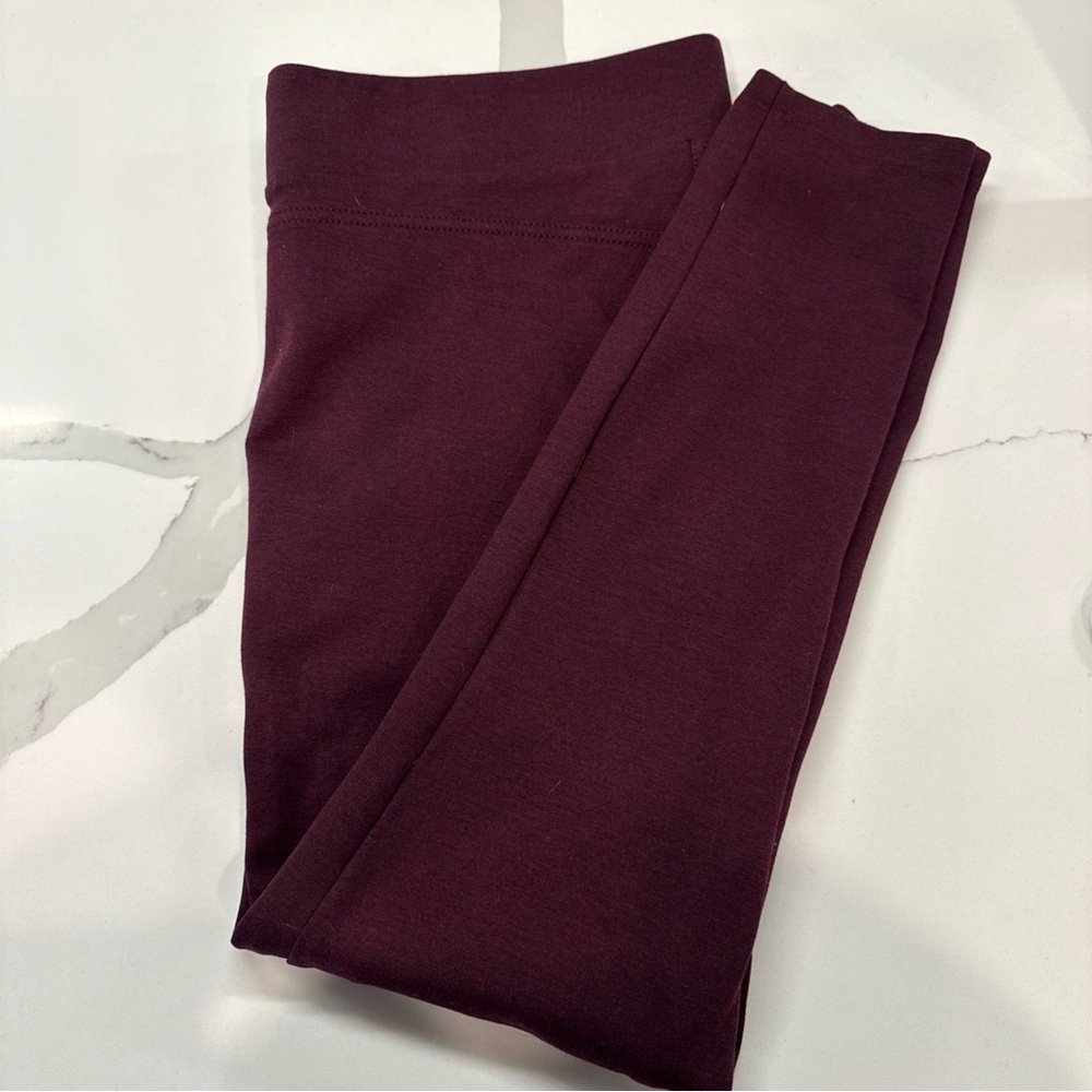 Ann Taylor LOFT. Maroon Leggings. Size Large. GUC. Rayon Blend. Machine Wash
